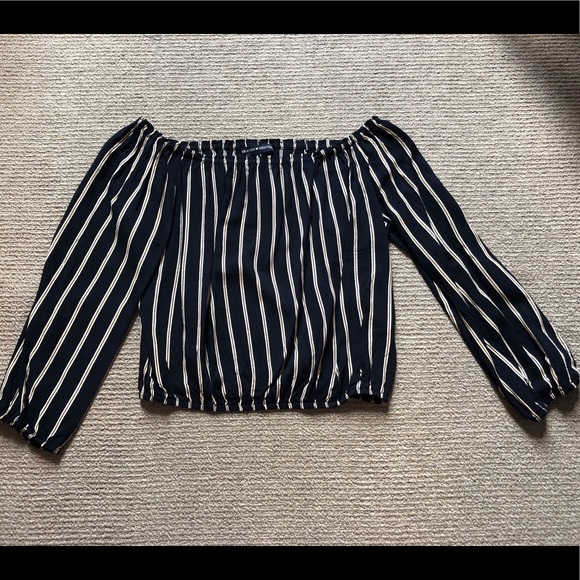 Brandy Melville Off The Shoulder Top - Picture 3 of 4